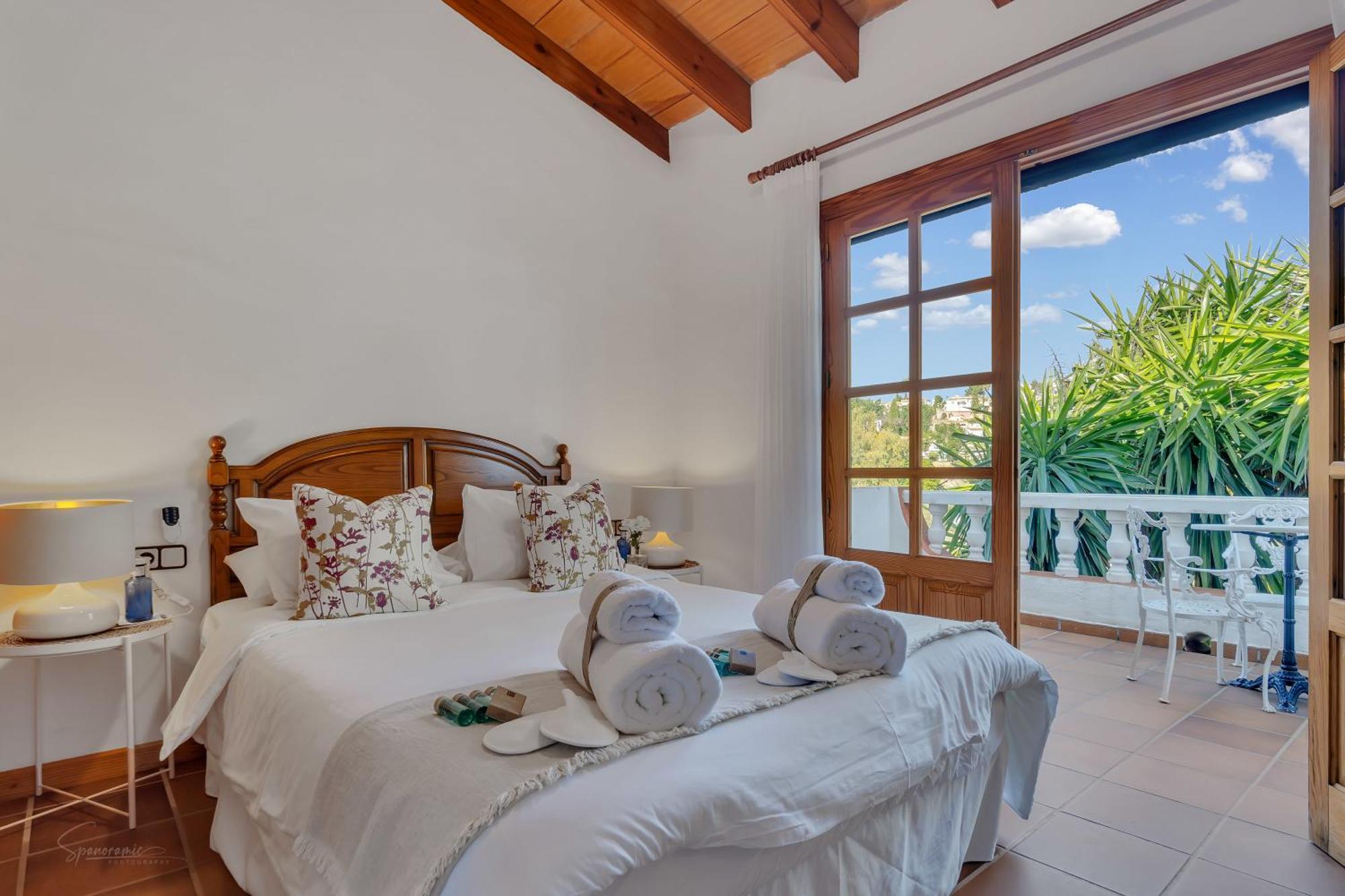 Villa Enri Villa Y Casita Con Piscina Y Jacuzzi 파센트 외부 사진