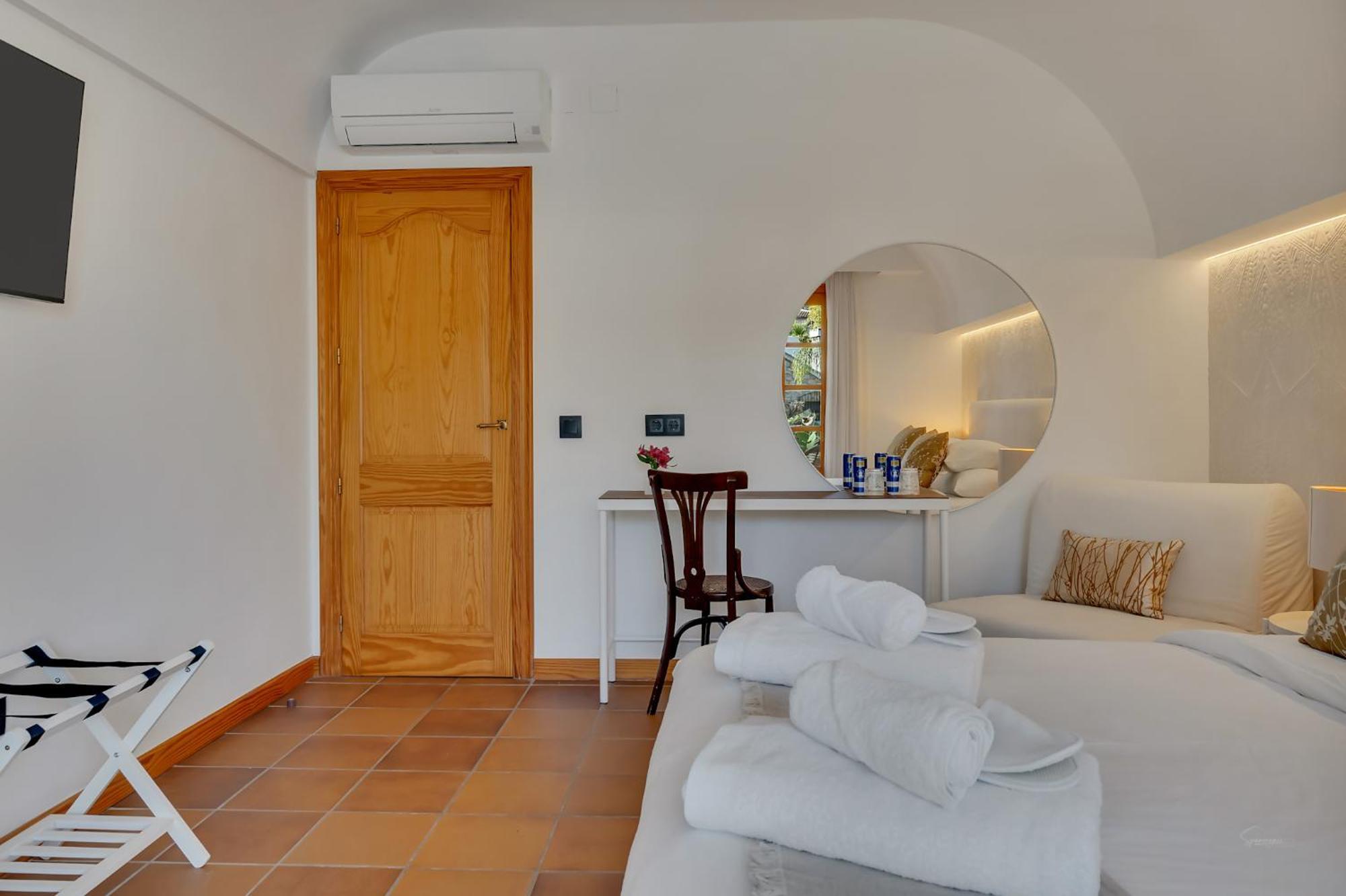 Villa Enri Villa Y Casita Con Piscina Y Jacuzzi 파센트 외부 사진