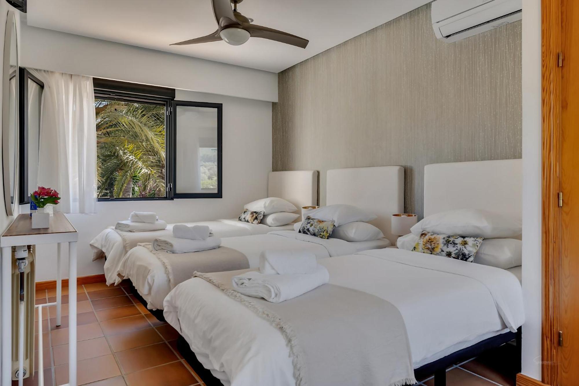 Villa Enri Villa Y Casita Con Piscina Y Jacuzzi 파센트 외부 사진