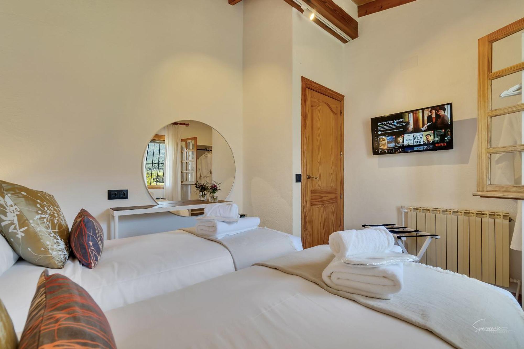 Villa Enri Villa Y Casita Con Piscina Y Jacuzzi 파센트 외부 사진